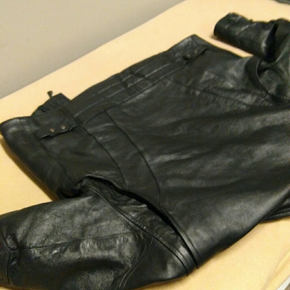 Leather jacket - Picture 2 of 3